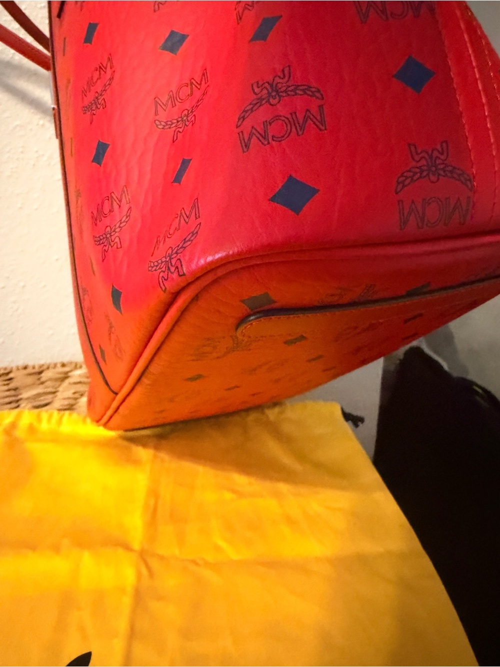 MCM Medium Liz Reversible Tote - Picture 6 of 11
